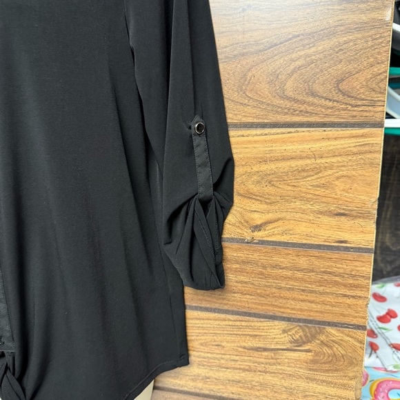 Dressbarn size small Black faux button Women's Top roll tab sleeves - Picture 9 of 10